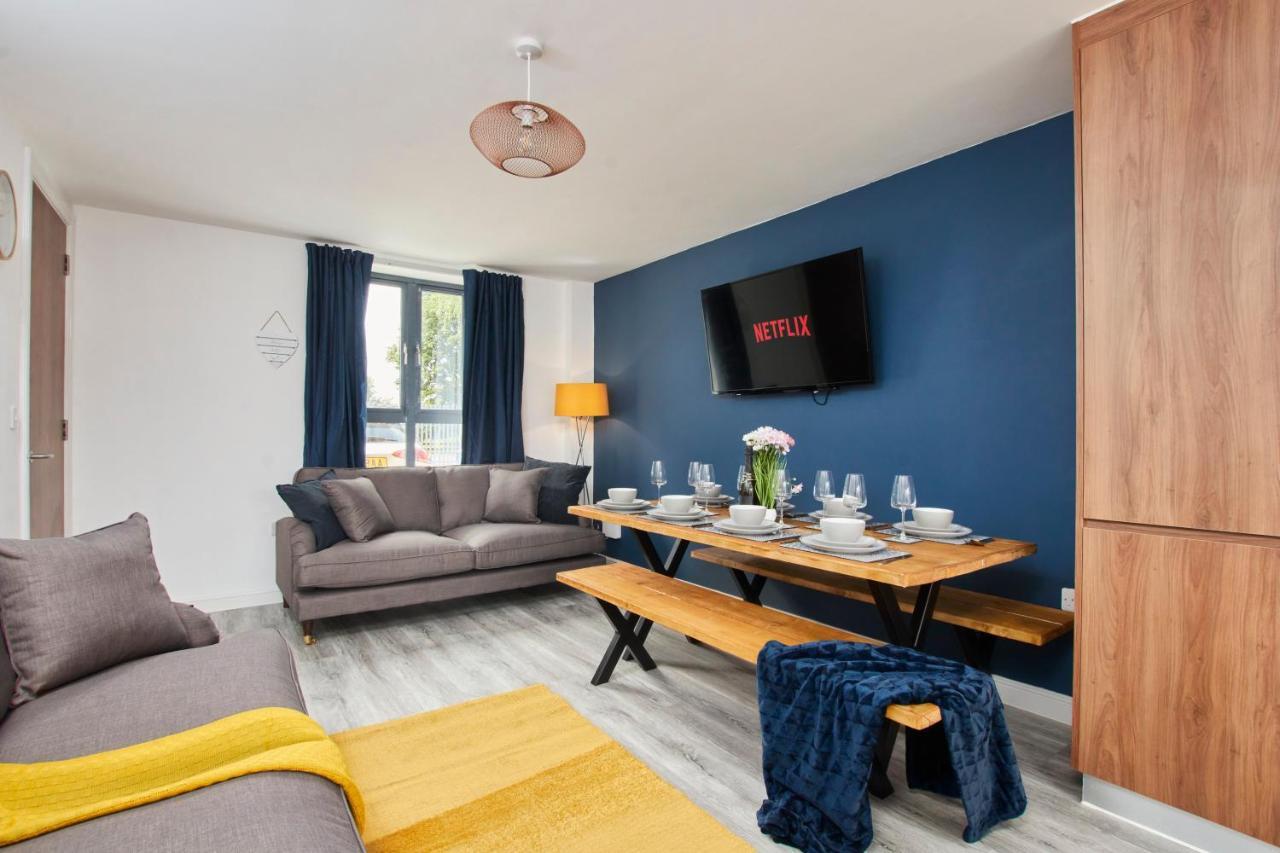 맨체스터 Fabulous 5 Bed House W Parking 빌라 외부 사진