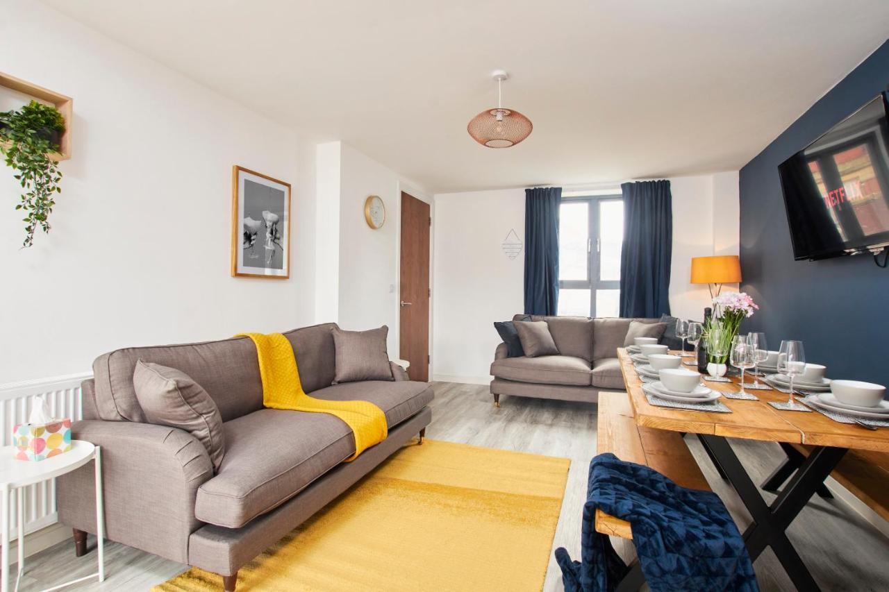 맨체스터 Fabulous 5 Bed House W Parking 빌라 외부 사진